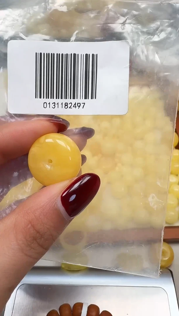 裸石琥珀未镶嵌如图