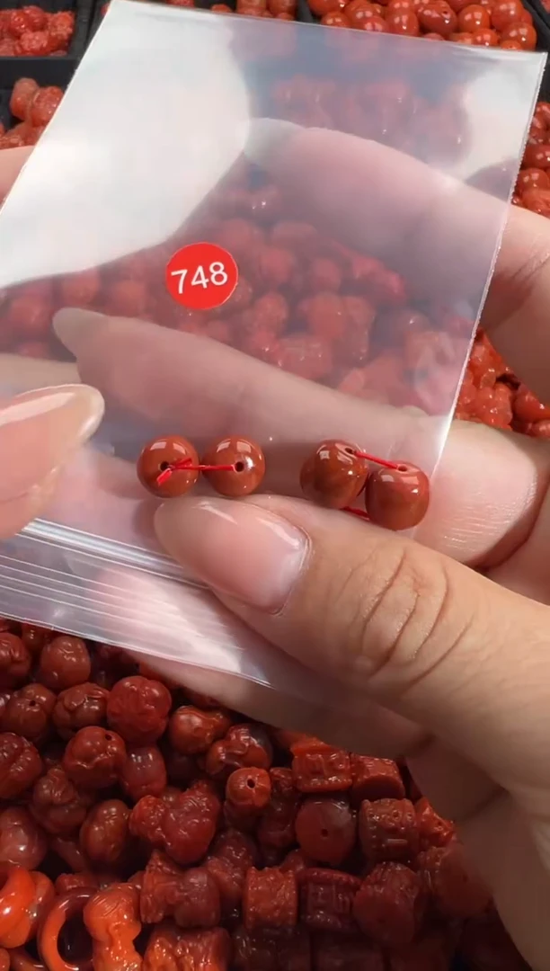 颈饰未镶嵌南红玛瑙1