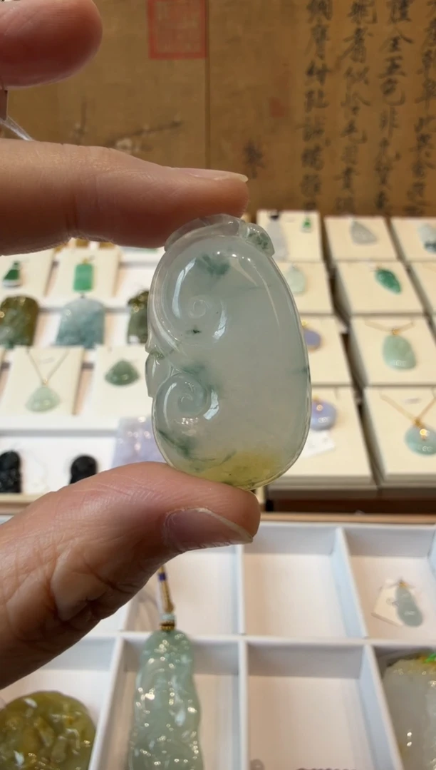 翡翠挂件未镶嵌A货翡翠多样性孤品