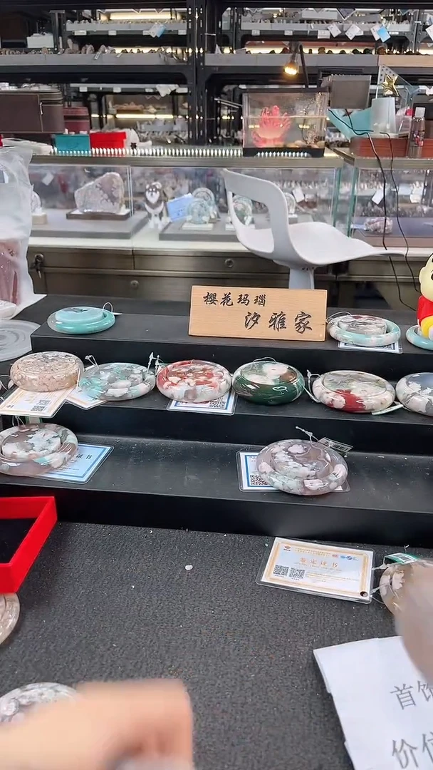 未镶嵌手镯石英质玉六*六圈口（赠品镯心）