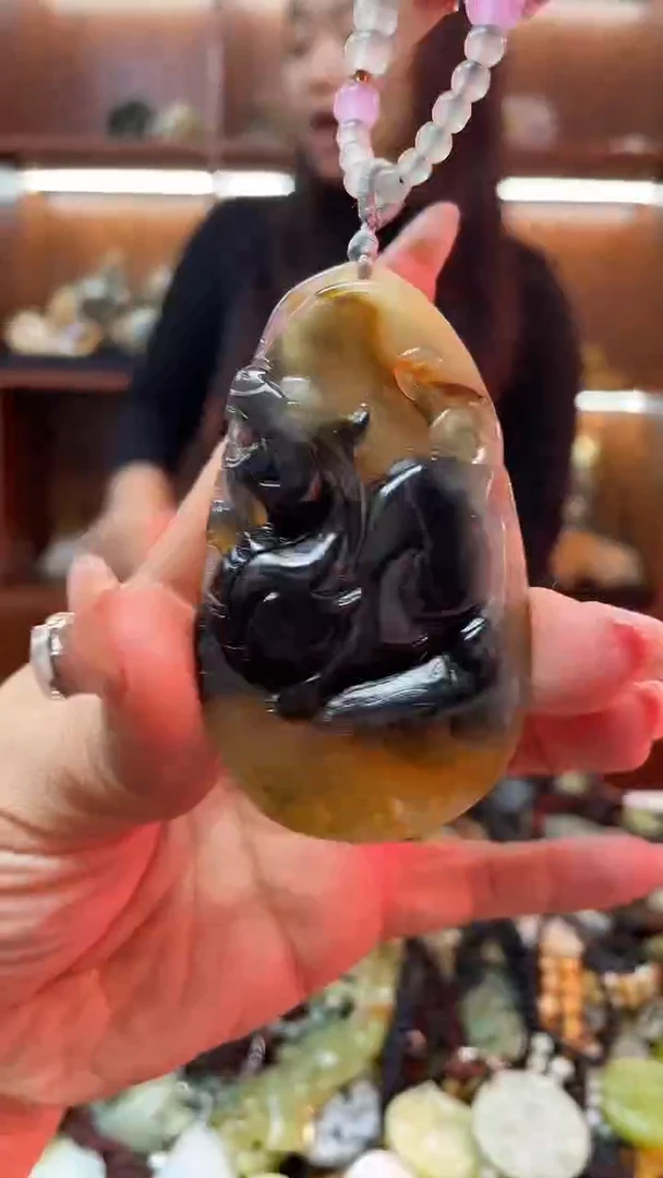 未镶嵌蛇纹石玉吊坠