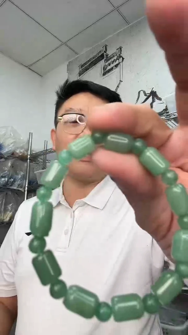 裸石琥珀未镶嵌（有瑕介意勿拍）