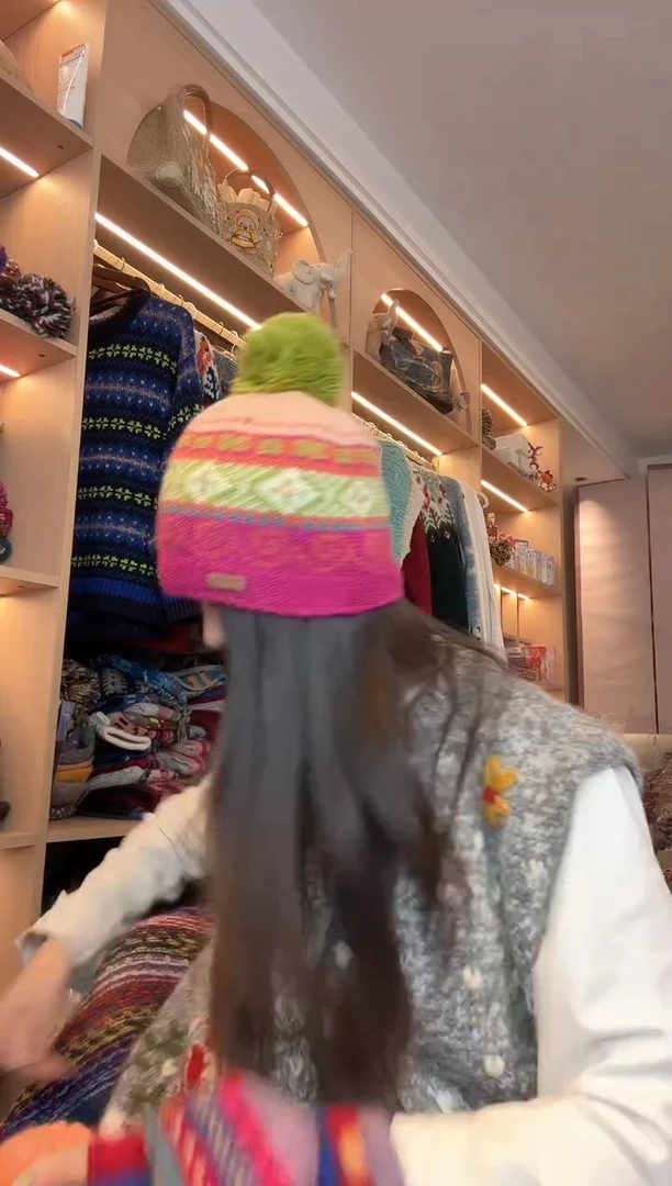 美丽如火龙果色单球帽
