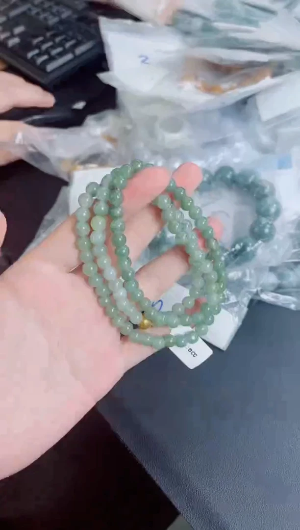 定制翡翠未镶嵌珠串