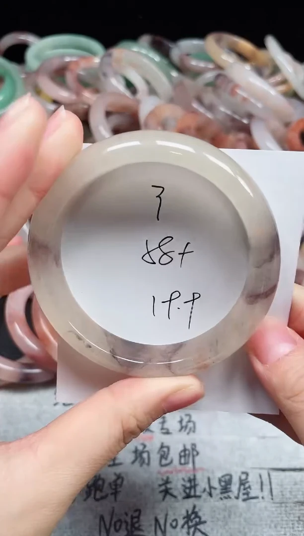 未镶嵌手镯石英质玉3