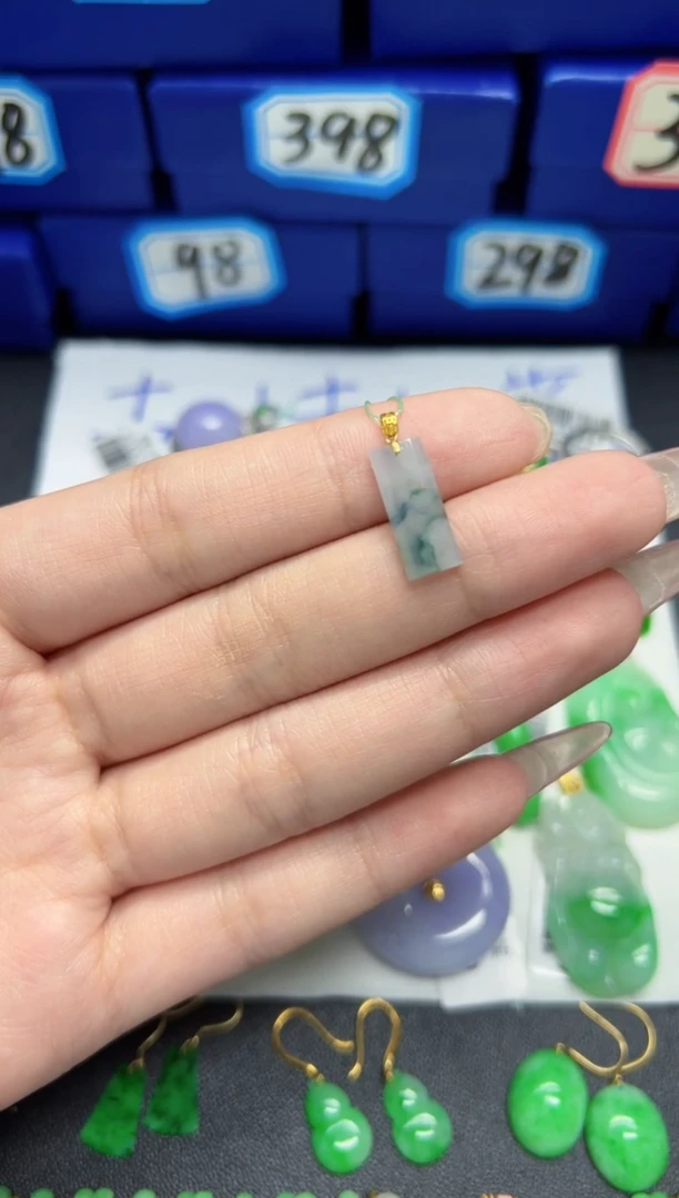 【闪购商品】翡翠颈饰18K金镶嵌Y缅料A货/多样性发货/一件