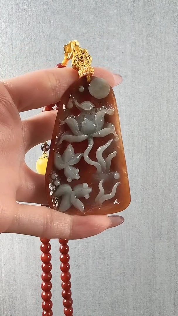 颈饰未镶嵌翡翠荷花鱼