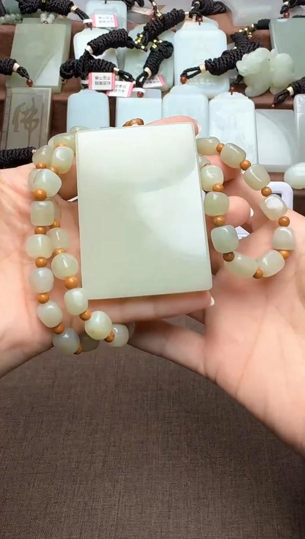 颈饰未镶嵌和田玉相**己相信自己