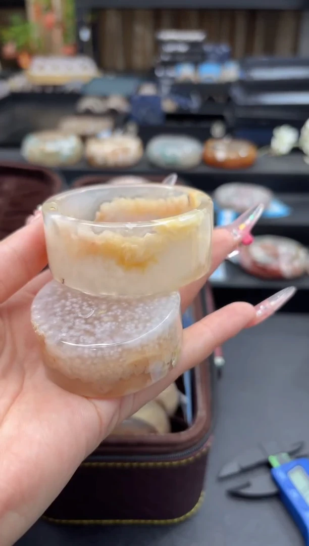 未镶嵌手镯石英质玉153(53圈赠送镯心)