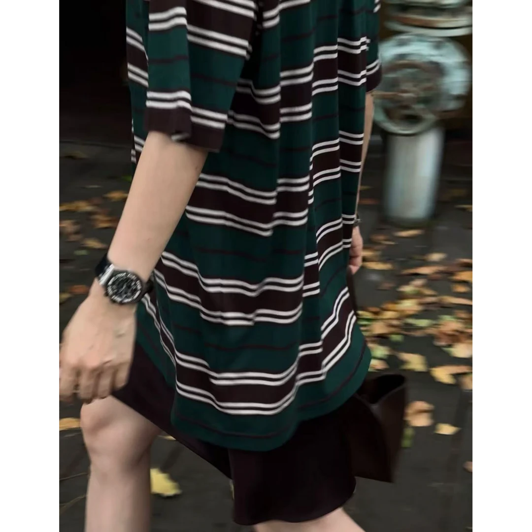 【DYMMXYMM】-拉达·早春极简风绿色条纹V领短袖T恤-5SS9153