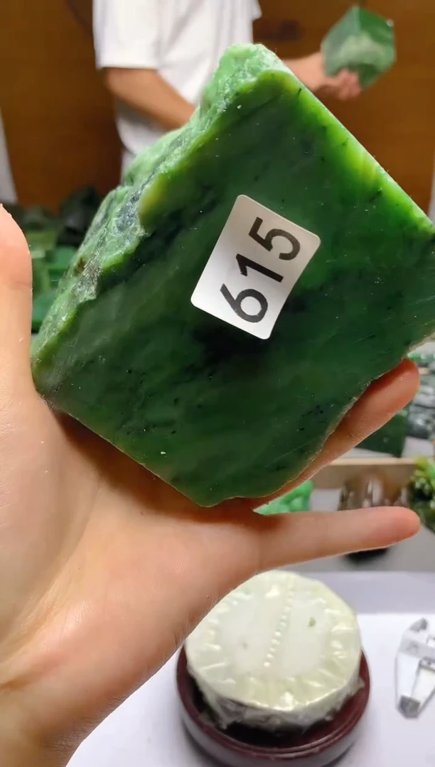 和田玉（碧玉）未镶嵌珠宝半成品615