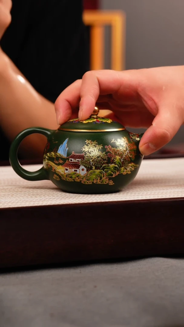 茶壶紫砂绿泥 西施 山房珐琅彩