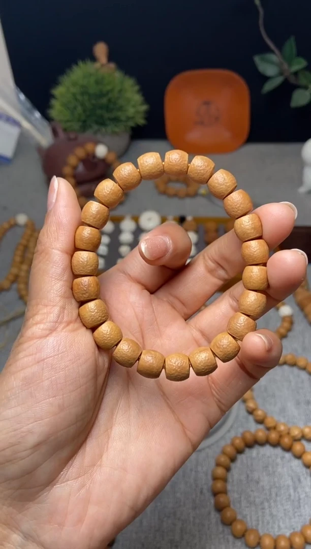 【闪购商品】猴头核桃吊坠锤纹直切9.8微瑕