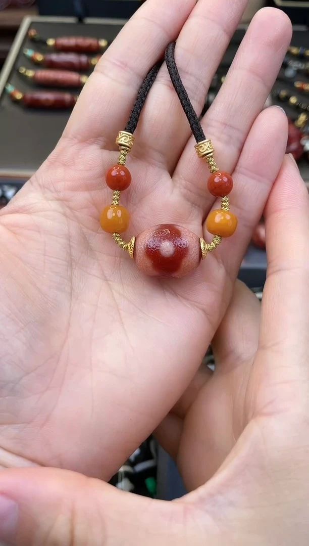 玛瑙/玉髓颈饰未镶嵌美泓精品高油红肉坦诚三眼颈饰