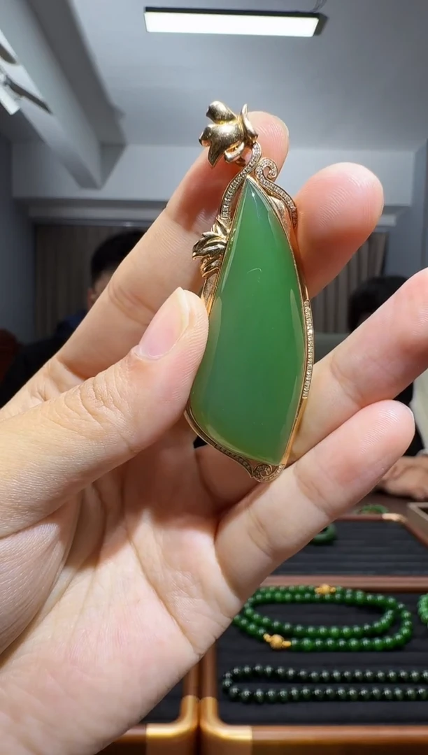 颈饰18K金镶嵌和田玉53-545-10.23多样性拍一发一