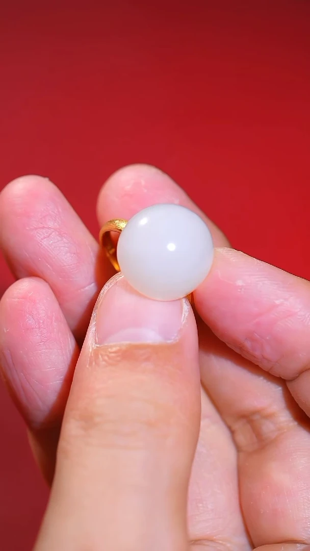 18K金镶嵌戒指和田玉29多样性发一