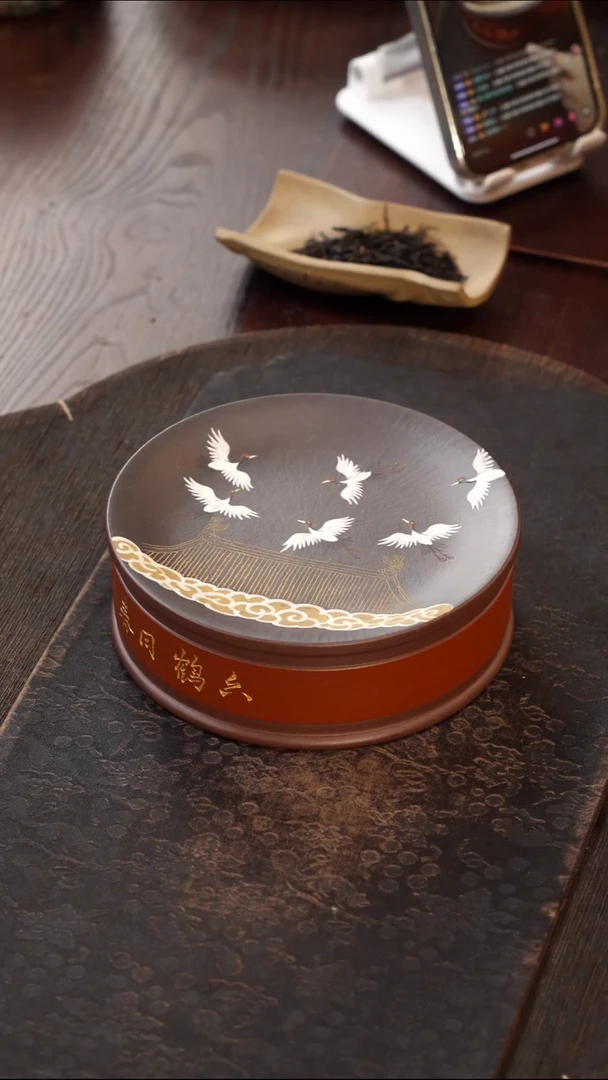 紫砂茶叶罐朱泥泥绘瑞鹤图醒茶罐