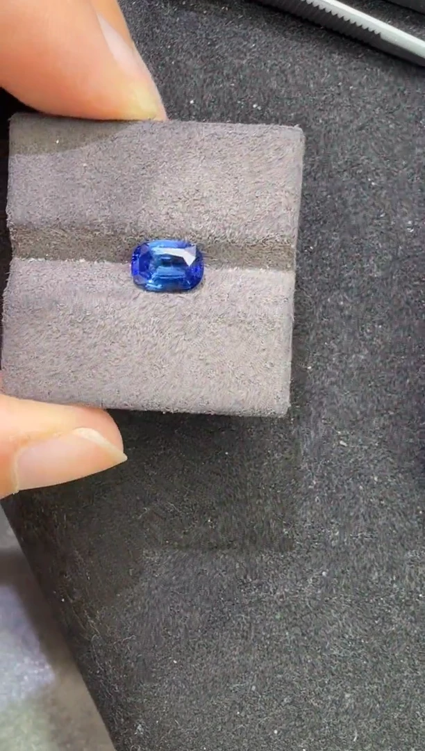 未镶嵌定制定制蓝宝石天然1.63克拉国际证书吉尔德