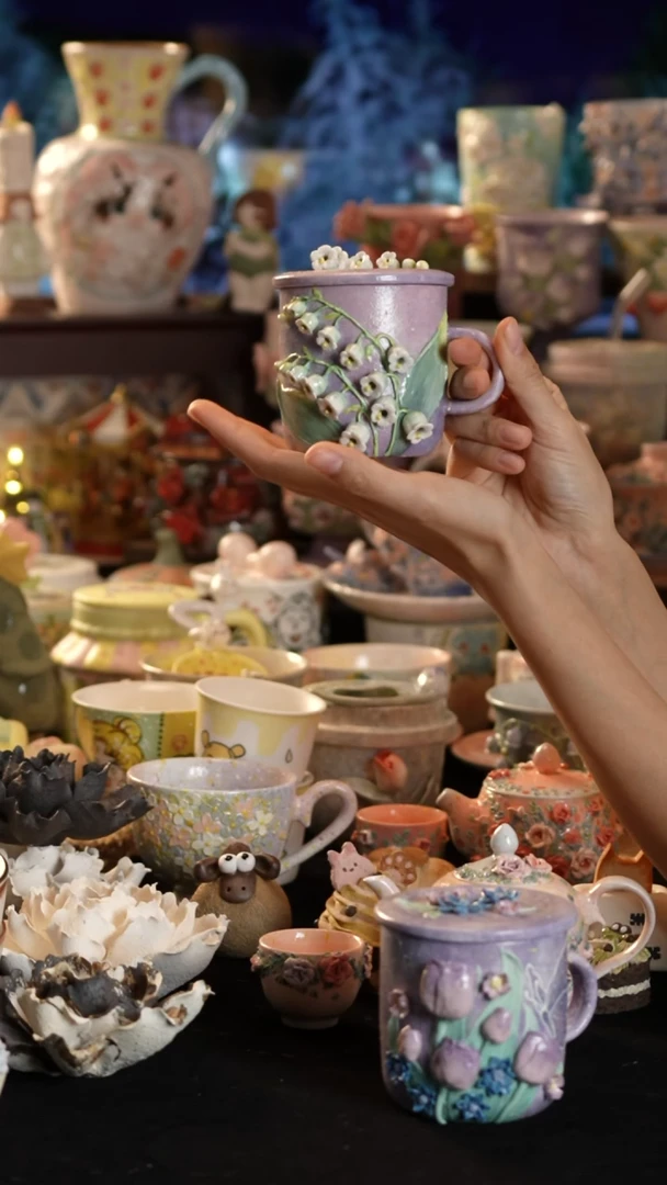 摆件陶景德镇釉下彩手绘设计师款陶瓷