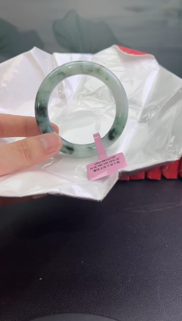 翡翠手镯未镶嵌翡翠手镯1