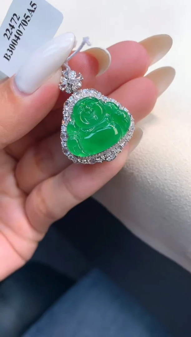 颈饰18K金镶嵌翡翠1