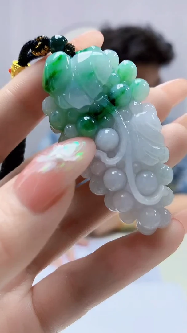 【闪购商品】定制翡翠未镶嵌4688DD-毛货124葡萄