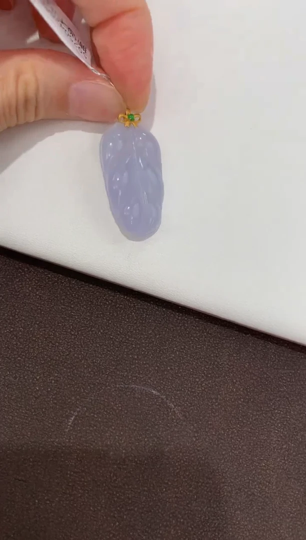 翡翠18K金镶嵌颈饰天然缅甸a货翡翠