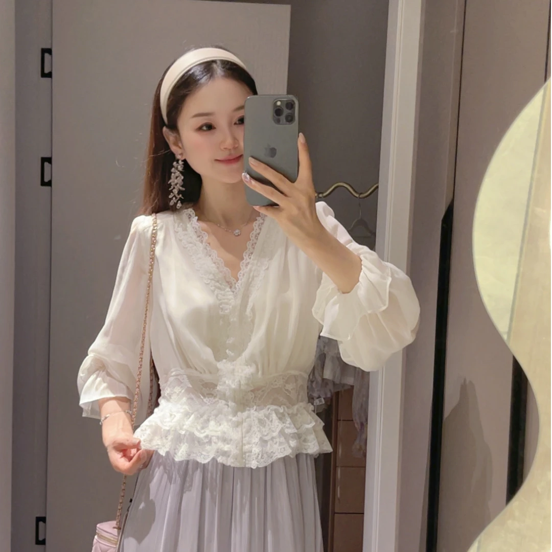 高端货~白色V领长袖衬衫女春夏秋三季可穿温柔蕾丝衫拼接上衣