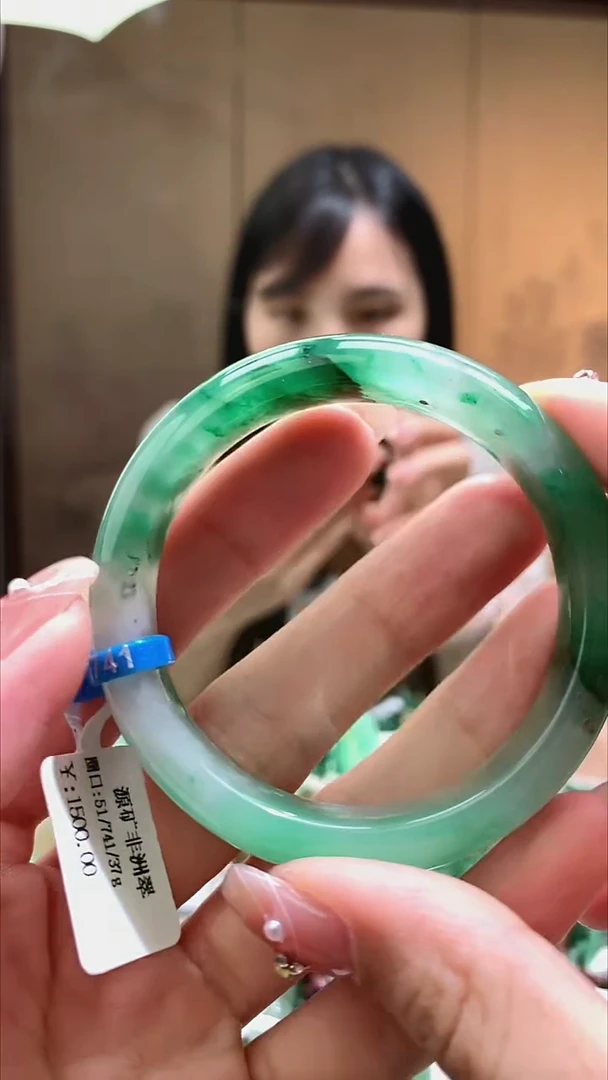 石英质玉手镯未镶嵌90