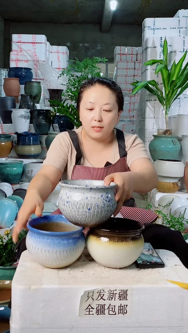 圆口陶盆三个装  口16高11