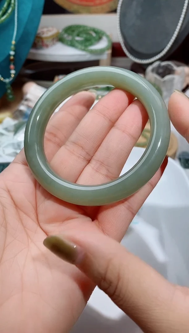 和田玉手镯未镶嵌350一个用户2410