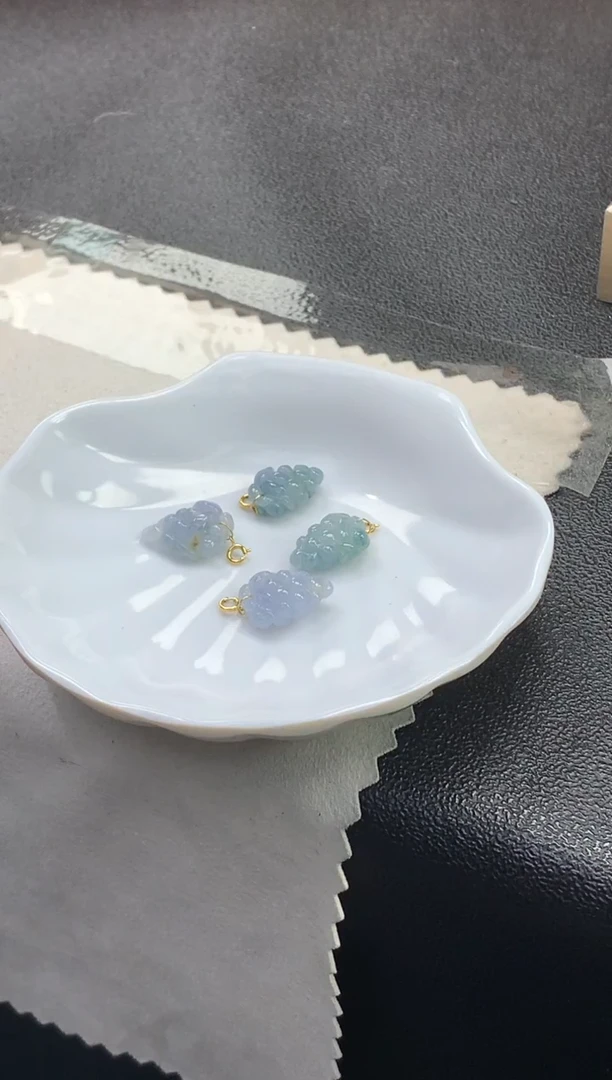 颈饰18K金镶嵌翡翠FA23 翡翠葡萄挂件 多样性发其一赠皮绳