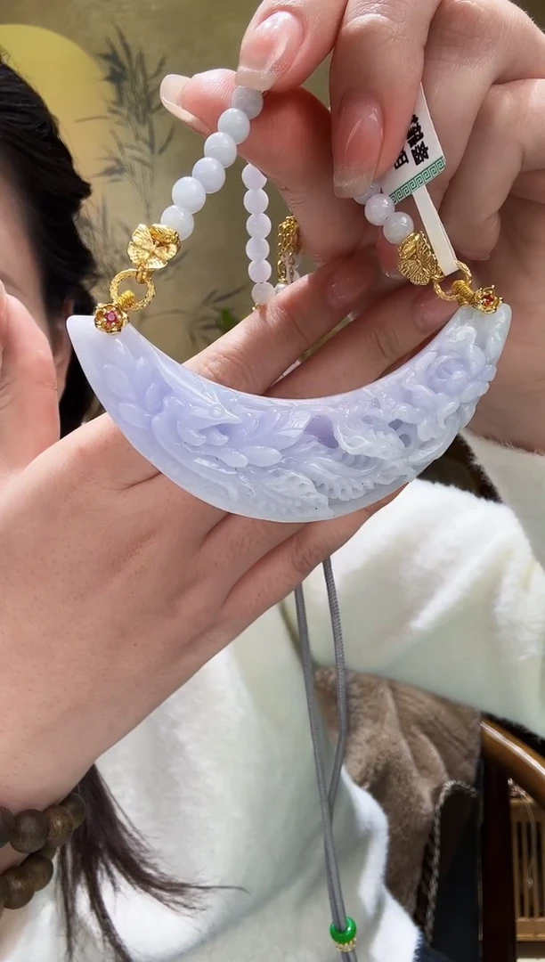 颈饰未镶嵌翡翠吊坠
