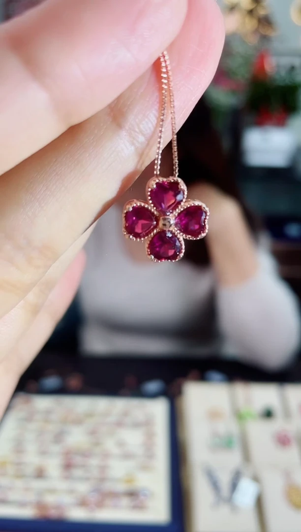 【闪购商品】石榴石颈饰银S925镶嵌吊坠