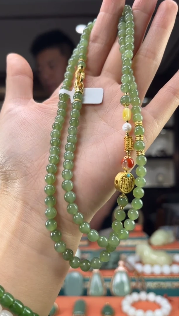 和田玉未镶嵌颈饰佩佩