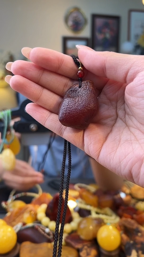 琥珀颈饰未镶嵌吊坠