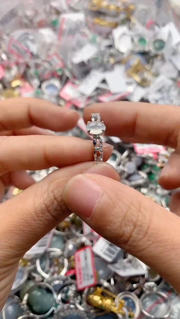 银S925镶嵌戒指翡翠777       1