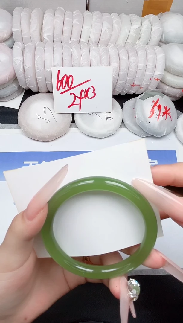 未镶嵌手镯石英质玉28-