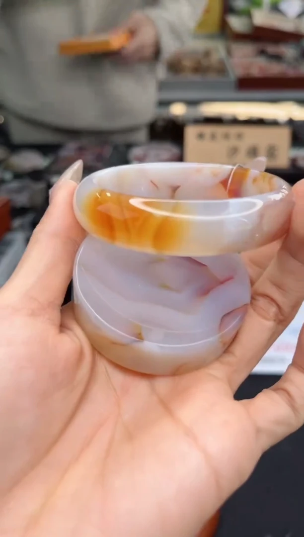 【闪购商品】石英质玉手镯未镶嵌55圈口（赠品镯心）39310125