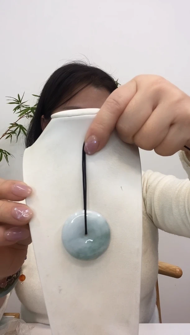 【闪购商品】翡翠颈饰未镶嵌平安扣