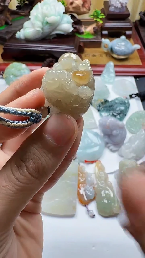 吊坠(不含链)未镶嵌翡翠1