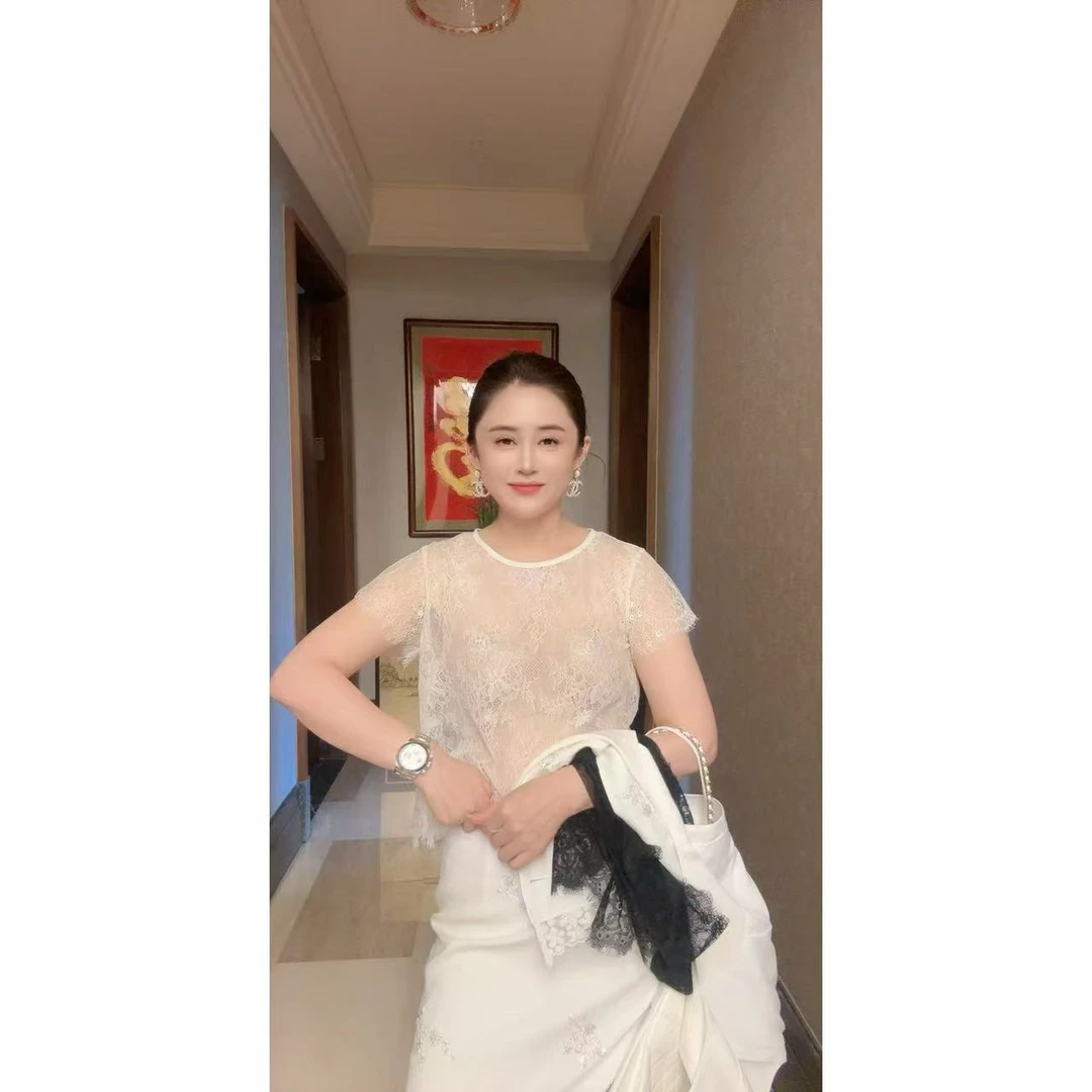 【搭配神器】圆领透肤蕾丝上衣012555（小码衣长约45cm）