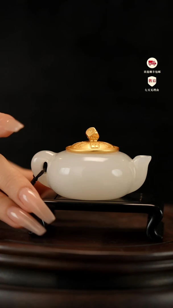 云南石荔枝白雕刻：把把壶手把件摆件