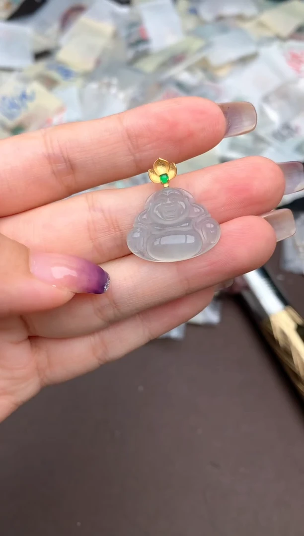 18K金镶嵌挂件翡翠一
