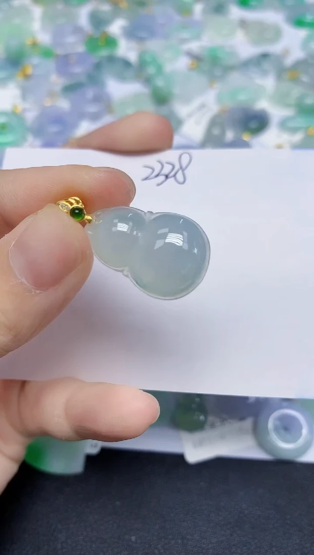 翡翠未镶嵌颈饰天然缅甸翡翠A货