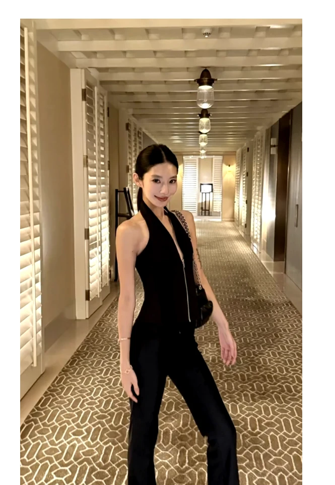 法式复古设计感挂脖吊带背心女2025夏季新款高腰显瘦百搭休闲裤子