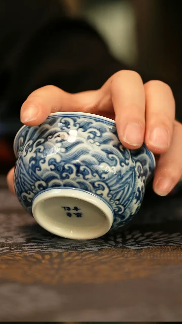 垂虹慕古江崖海水龙纹炉式