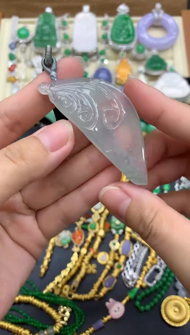 翡翠未镶嵌颈饰140-中国好珍宝