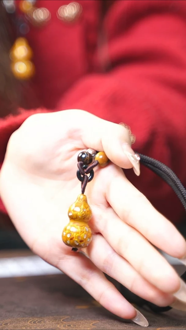 【闪购商品】金黄大漆紫光檀螺钿小脖挂