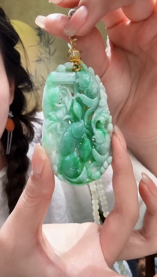 颈饰未镶嵌翡翠吊坠